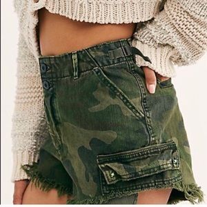 NWT Free People Commander green camo shorts